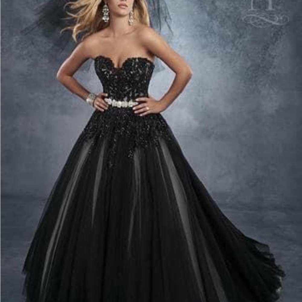 Mary's Bridal Black Strapless Wedding Dress, NWT size 20 (street size 16/18).